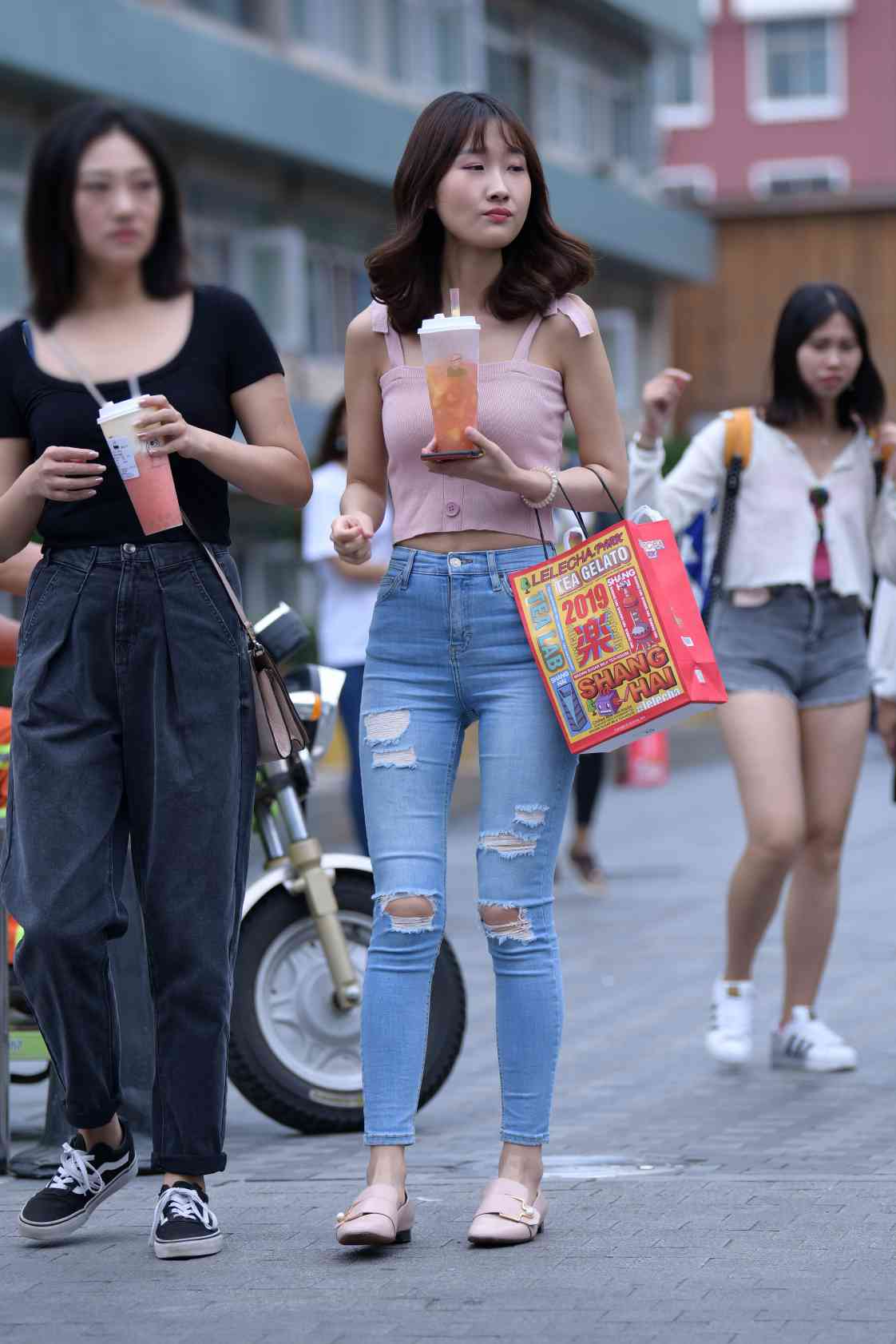 图片[2]-【免费】紧身牛仔裤女生【18P】04014-学妹图库