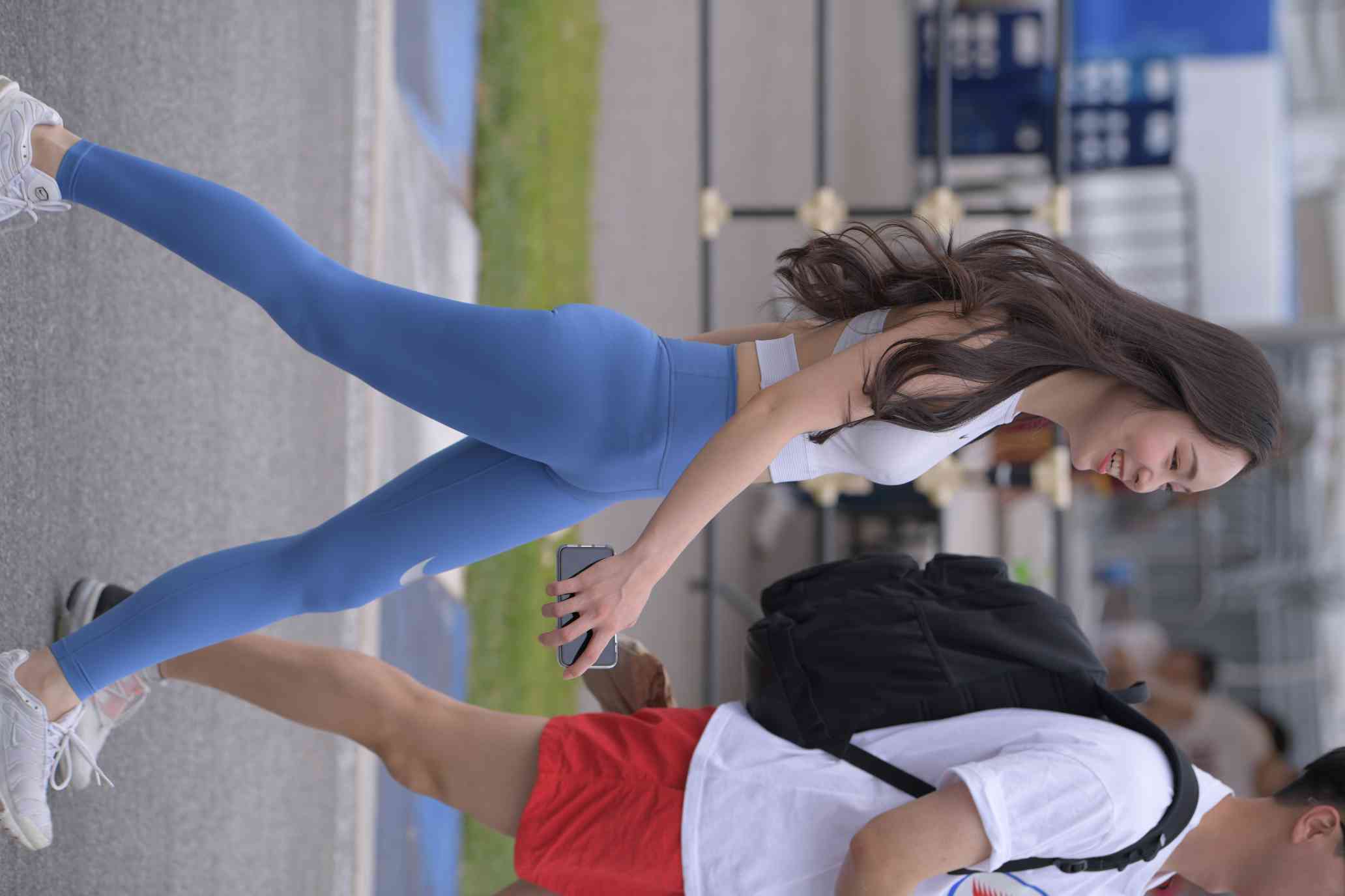 图片[4]-陪男朋友逛街的瑜伽裤女孩【74P】04034-学妹图库