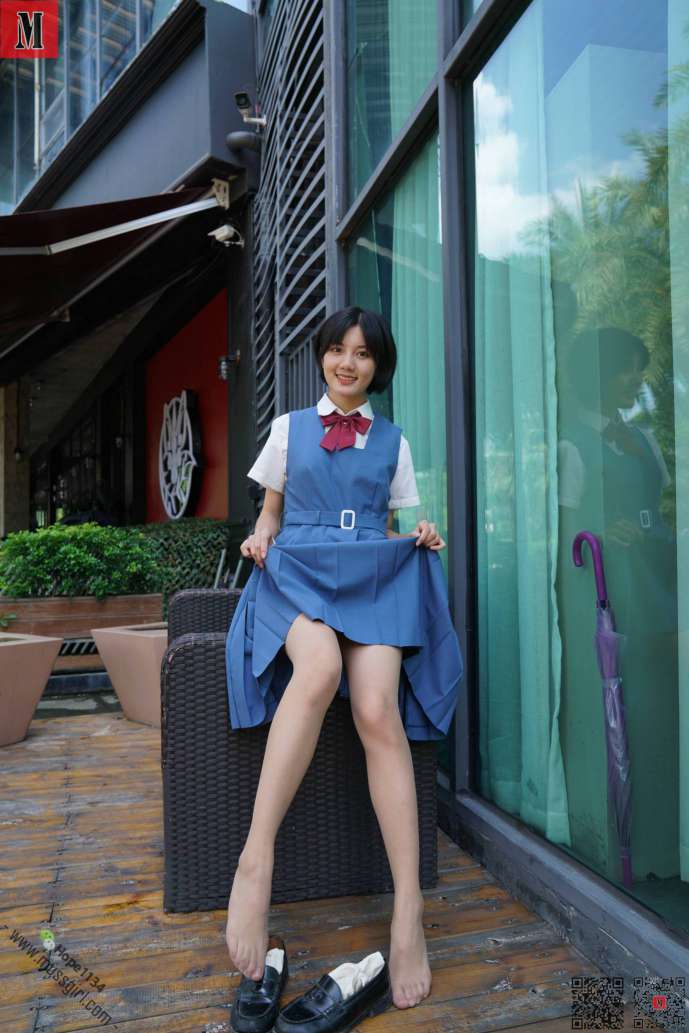 图片[1]-一副学生模样的短发姑娘【112P】20023-学妹图库
