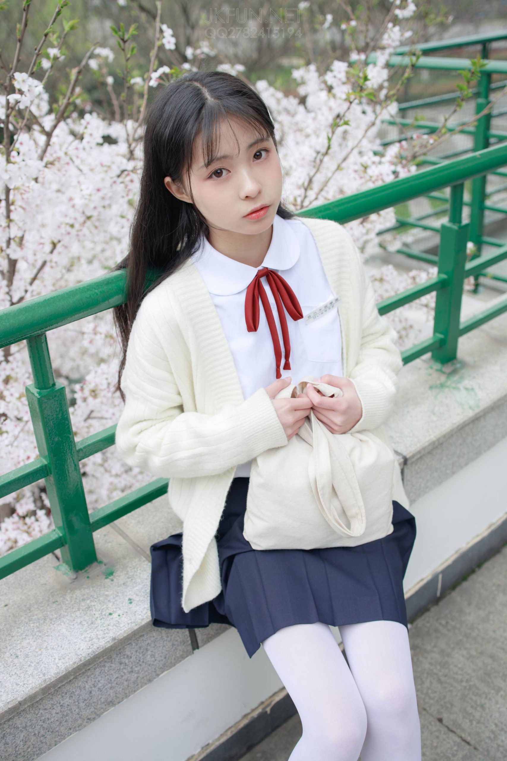 图片[1]-甜美可人的白丝姑娘【127P】20011-学妹图库