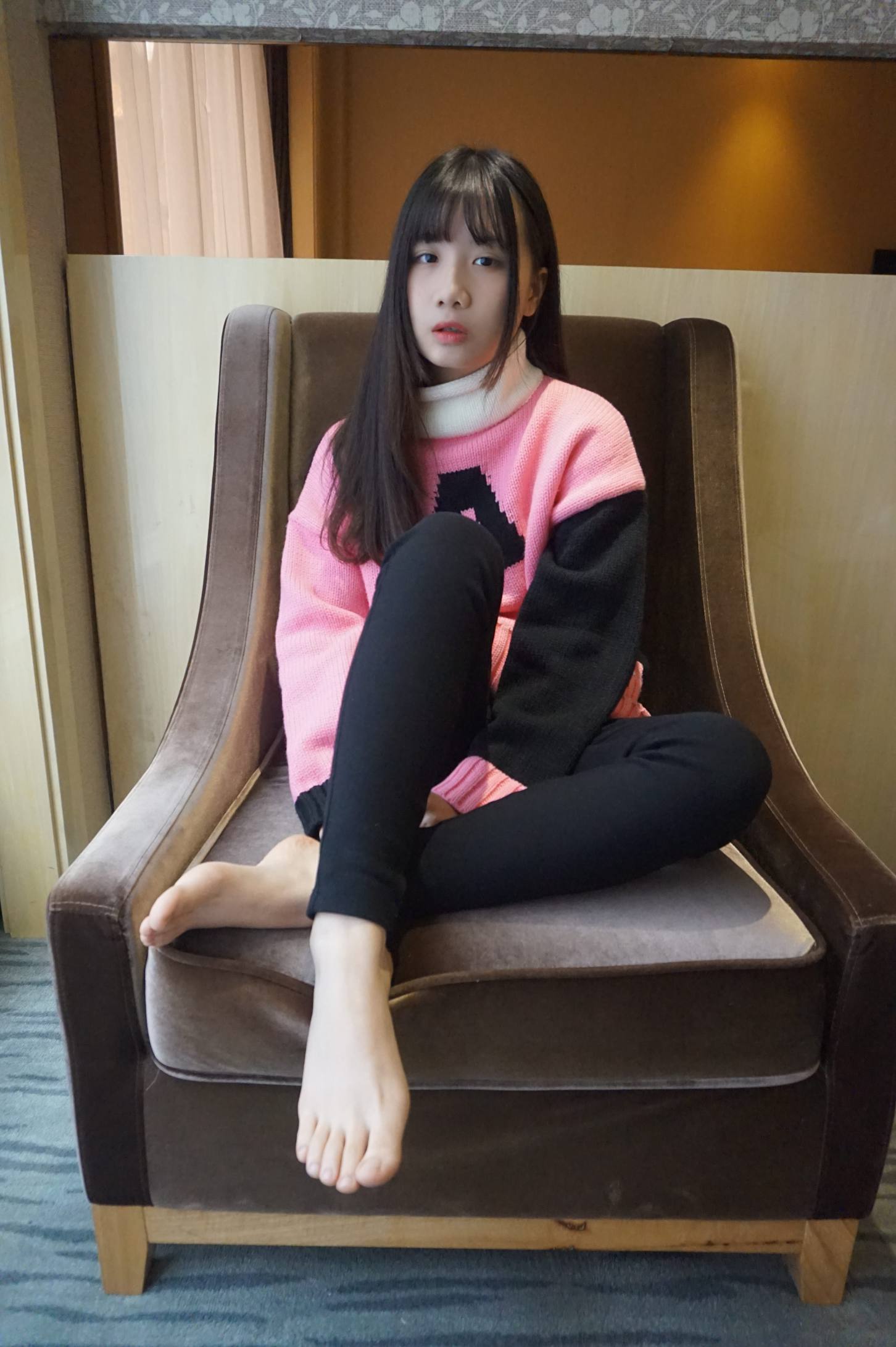 图片[1]-齐刘海的长发女孩【70P】20016-学妹图库