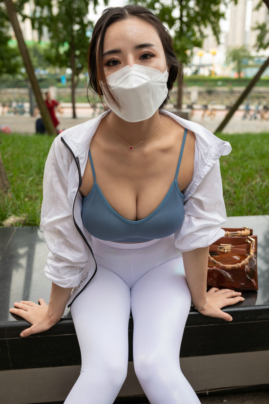 图片[1]-白色瑜伽裤女孩很漂亮 J1518 856P4V-30.0GB-学妹图库
