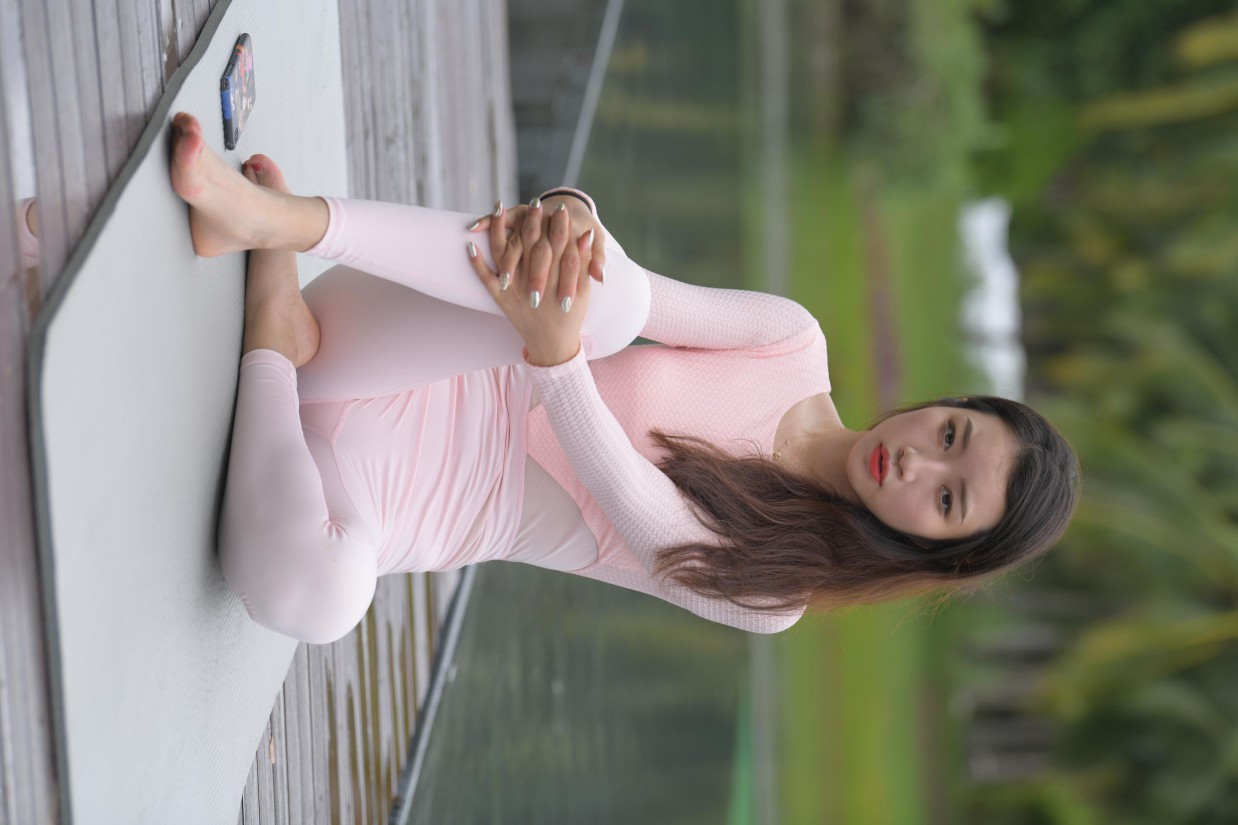 图片[7]-很漂亮眼睛也很大的白色瑜伽裤女孩【249P】00063-学妹图库