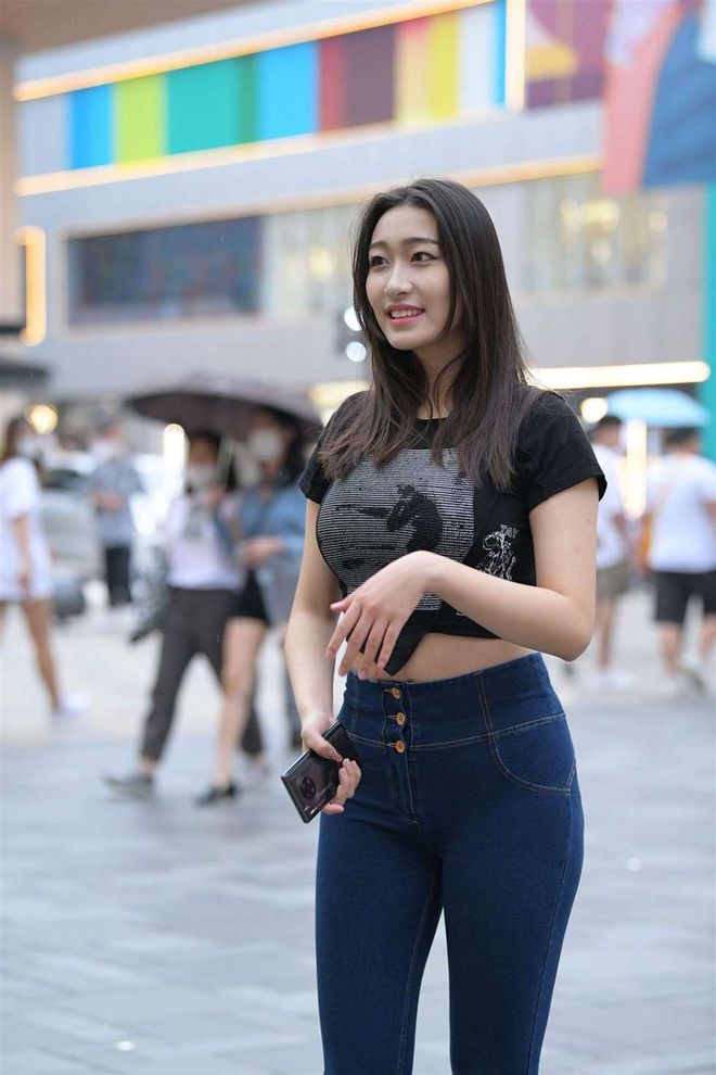 图片[3]-紧身牛仔裤女人J2784 240P-6.66GB-学妹图库