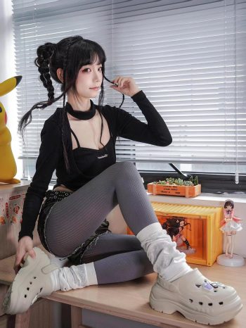图片[9]-牛仔热裤+灰丝姑娘玩自拍-学妹图库